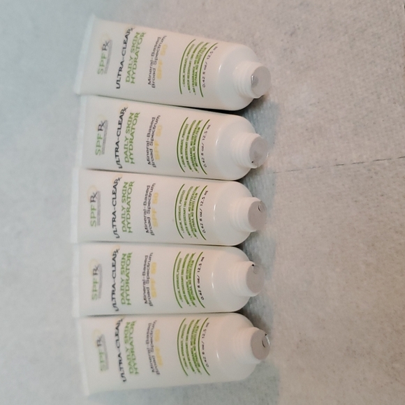 SPF RX Ultra clear Daily Skin Hydrator SPF50 mineral based broad spectrum 0.42oz - Picture 3 of 4